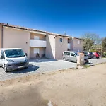 Appartement Awesome In With Wifi Barbariga