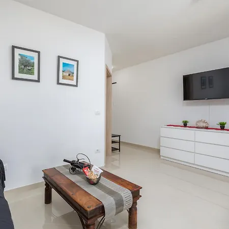 1 Bedroom Cozy In Barbariga