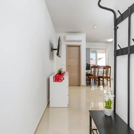 Apartment 1 Bedroom Cozy In