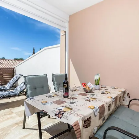 Appartement Awesome In With Wifi